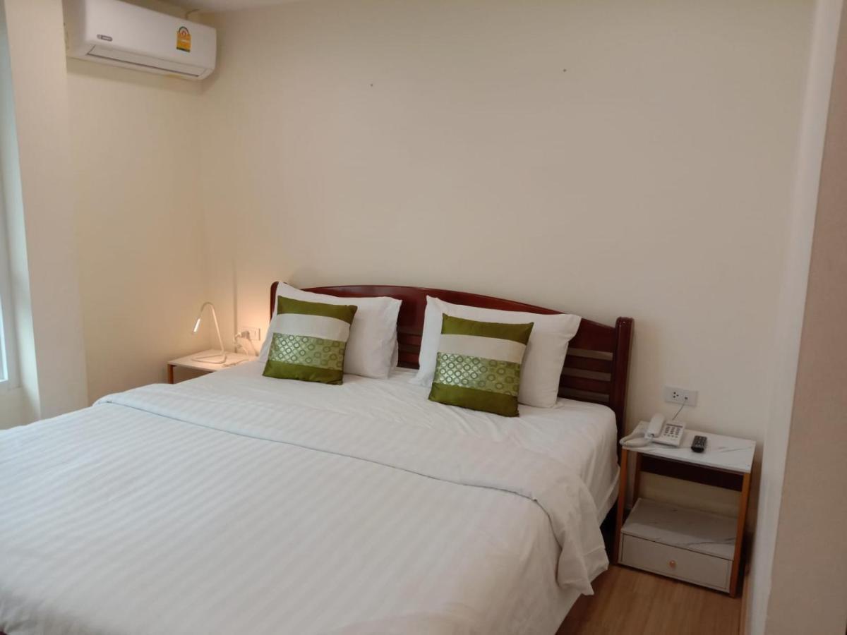 V Check Inn Sukhumvit 22 Bangkok Exteriör bild