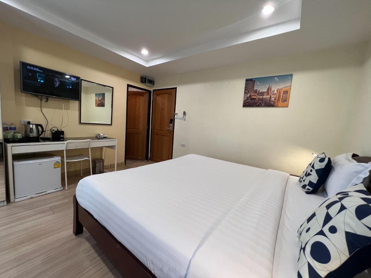 V Check Inn Sukhumvit 22 Bangkok Exteriör bild