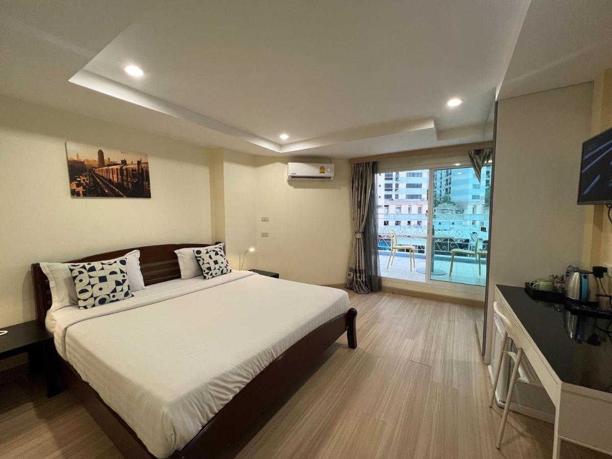 V Check Inn Sukhumvit 22 Bangkok Exteriör bild