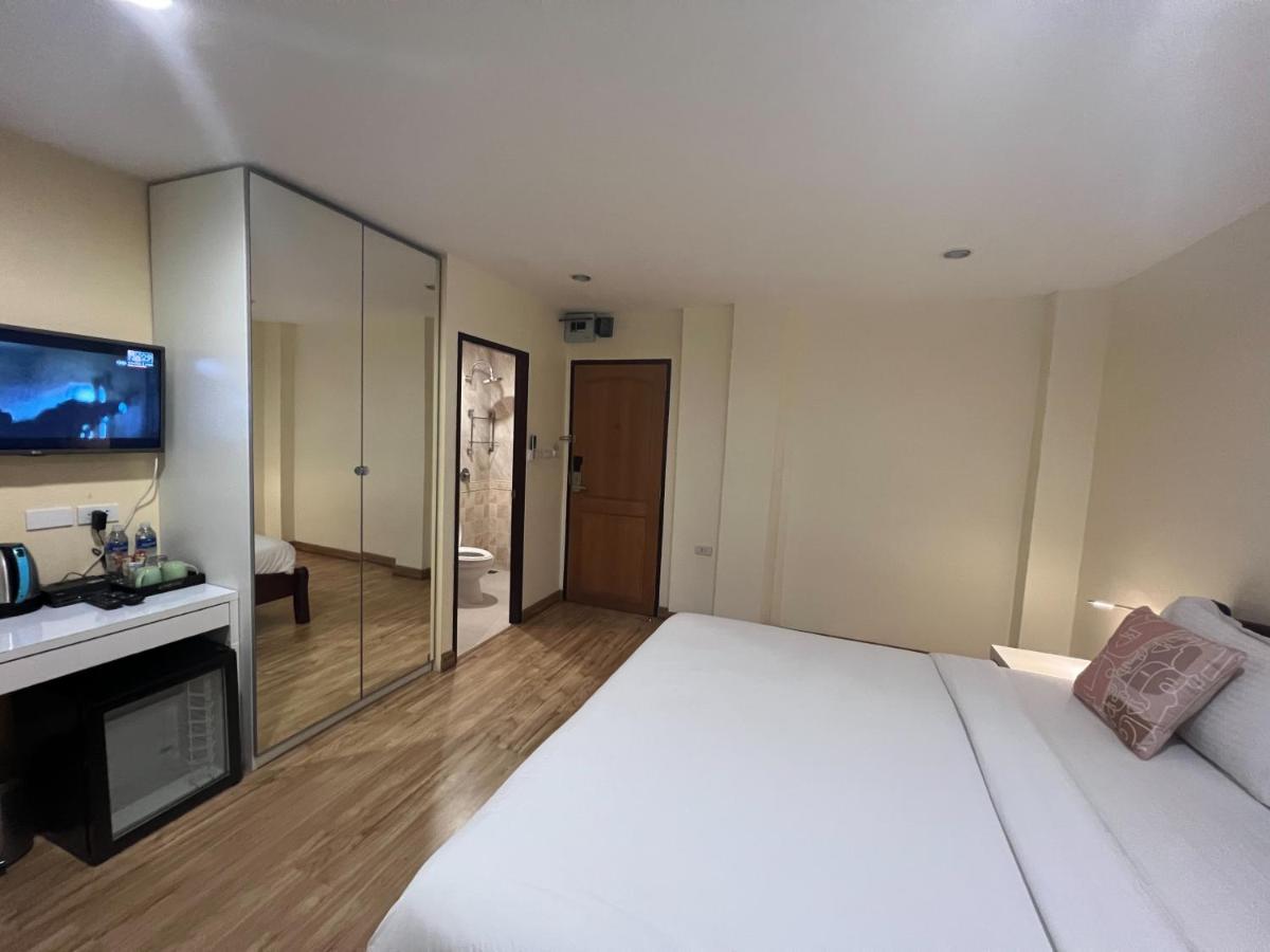 V Check Inn Sukhumvit 22 Bangkok Exteriör bild
