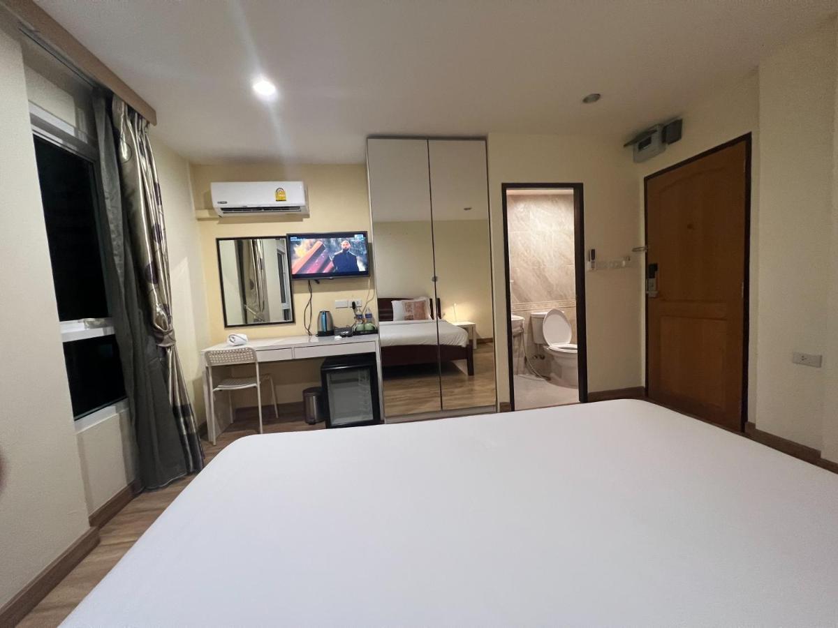 V Check Inn Sukhumvit 22 Bangkok Exteriör bild