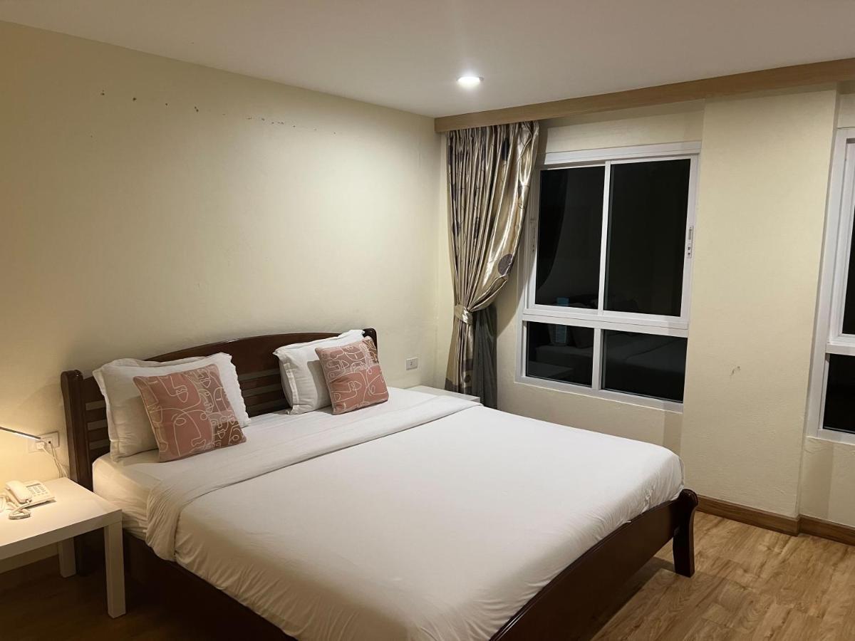 V Check Inn Sukhumvit 22 Bangkok Exteriör bild
