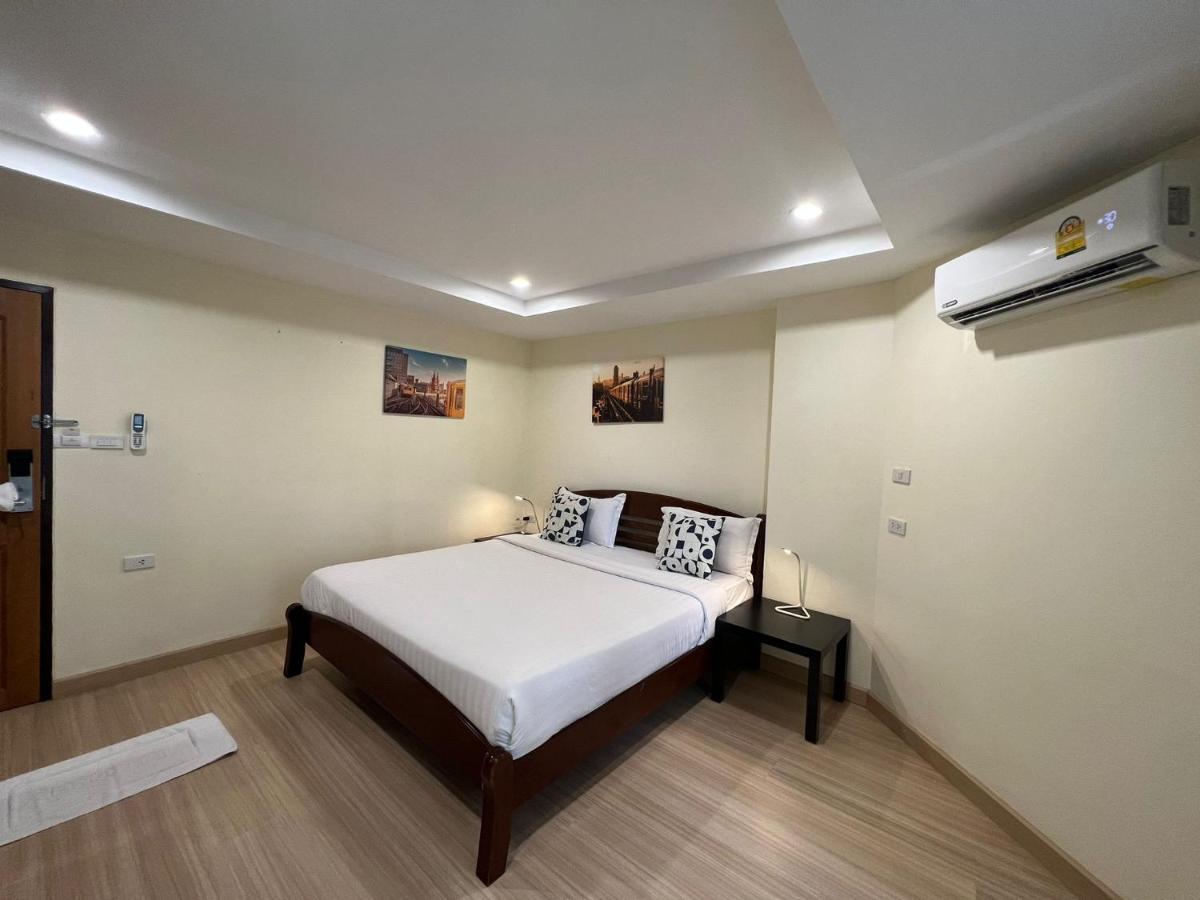 V Check Inn Sukhumvit 22 Bangkok Exteriör bild