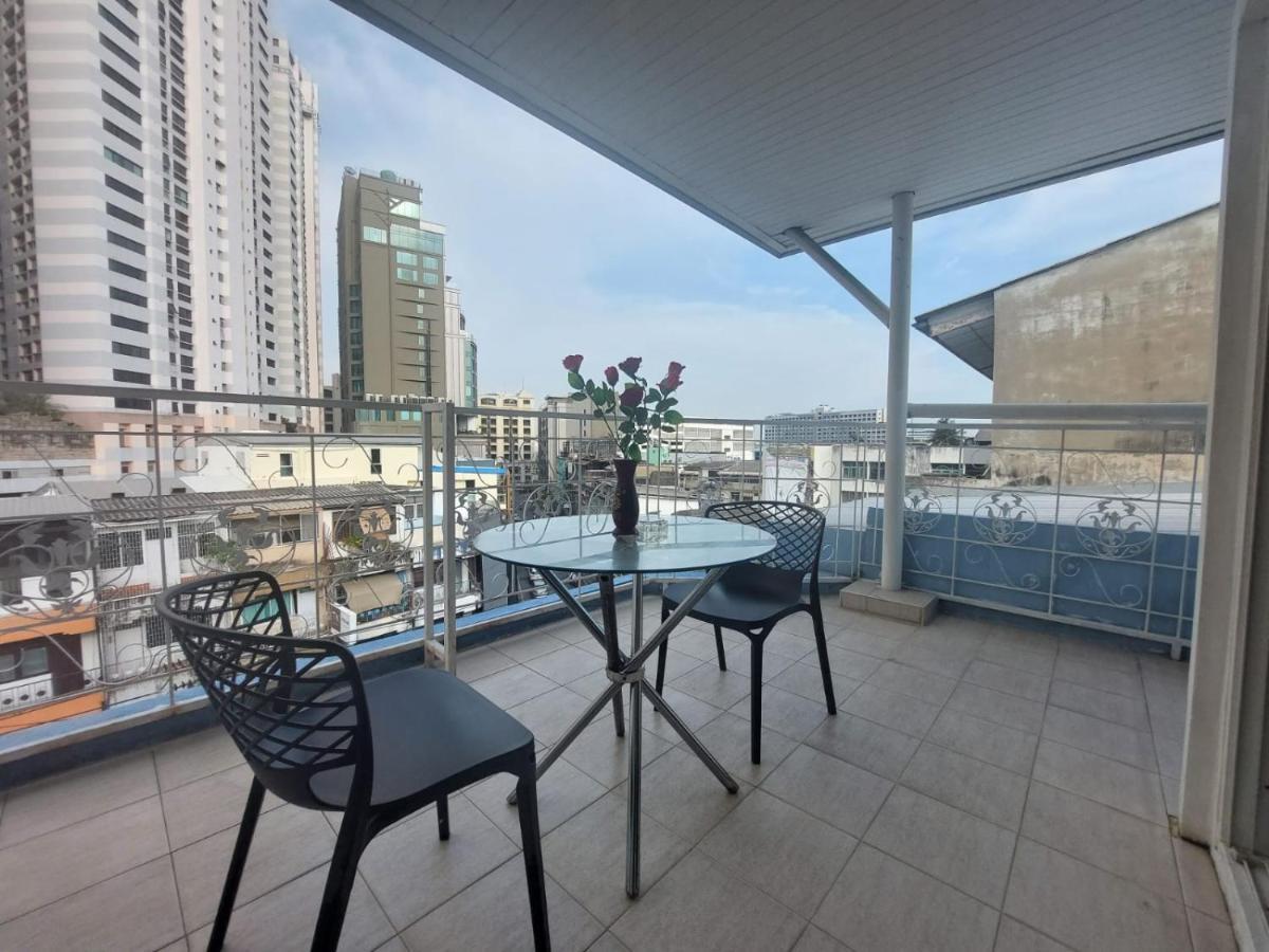 V Check Inn Sukhumvit 22 Bangkok Exteriör bild