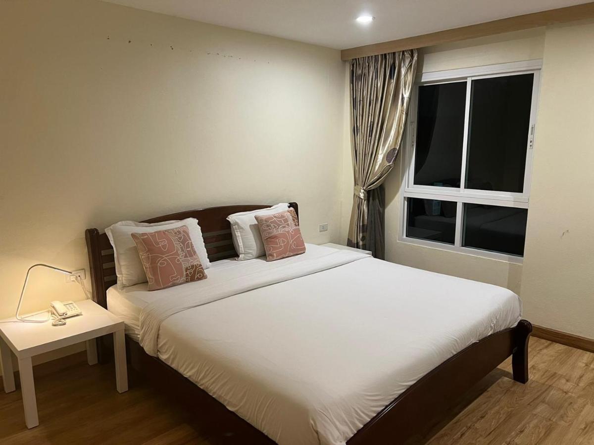 V Check Inn Sukhumvit 22 Bangkok Exteriör bild