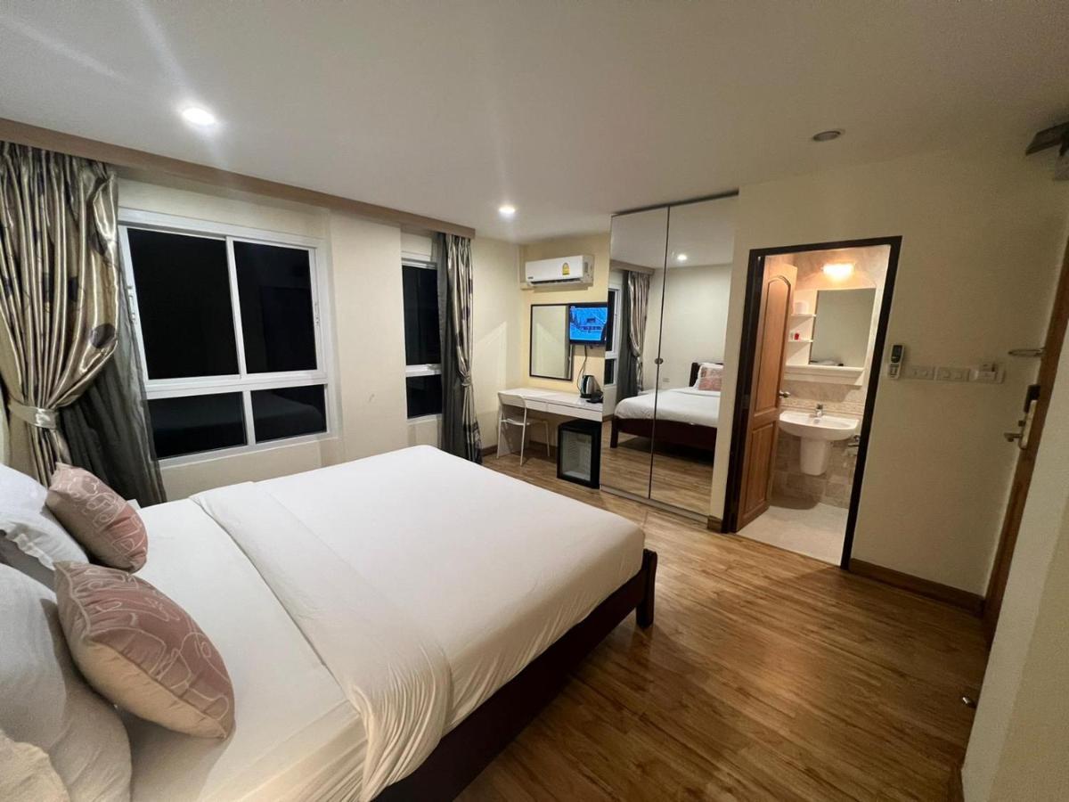 V Check Inn Sukhumvit 22 Bangkok Exteriör bild