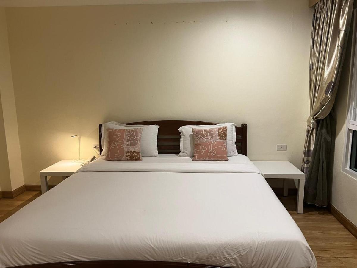 V Check Inn Sukhumvit 22 Bangkok Exteriör bild