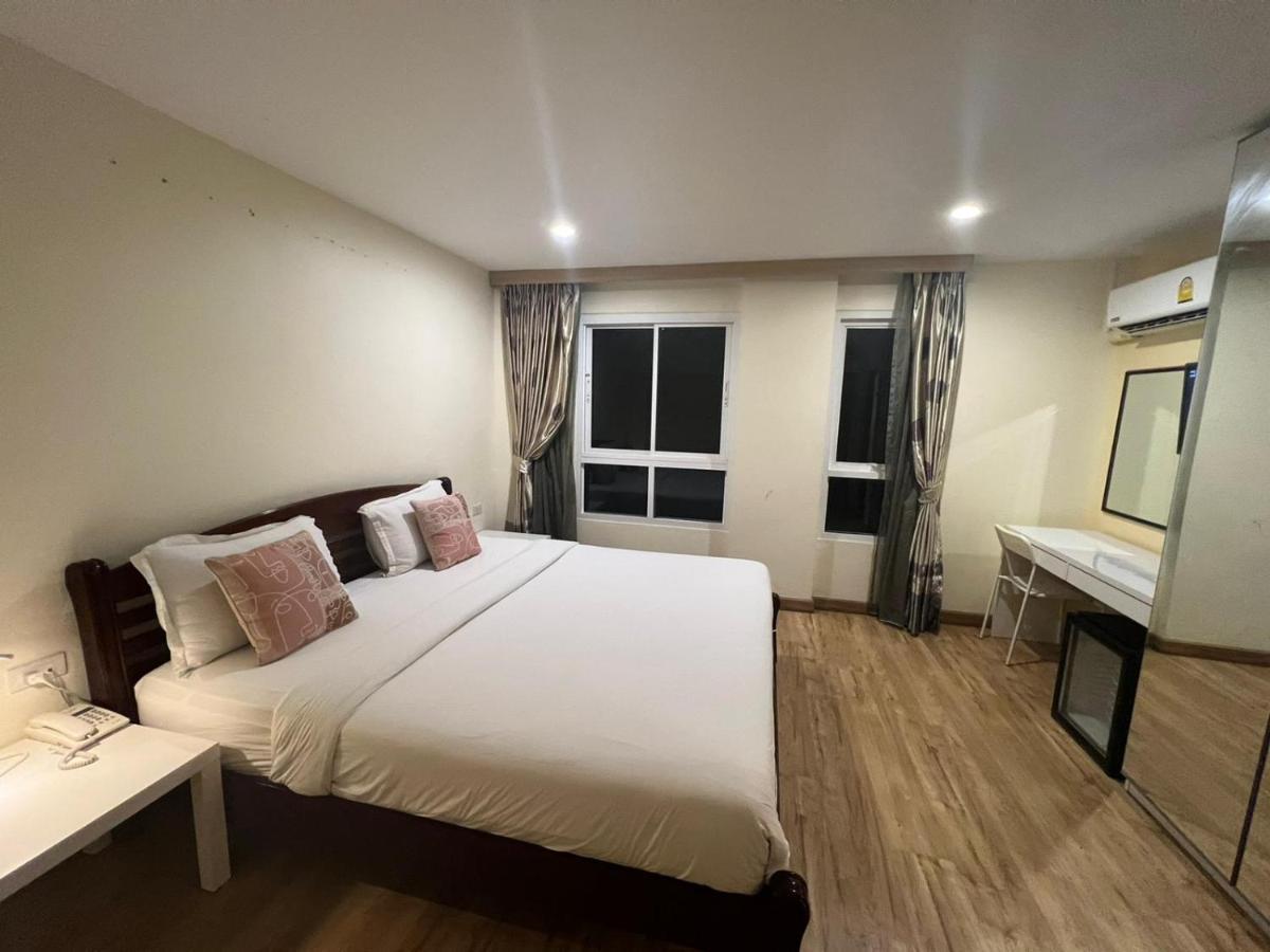 V Check Inn Sukhumvit 22 Bangkok Exteriör bild